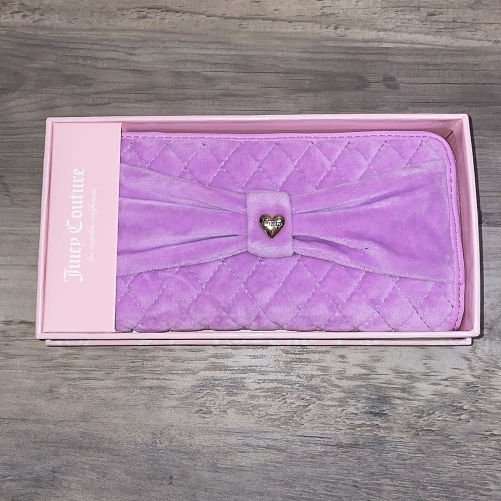 Juicy Couture Womens Wallet Violet purple Quilted tied with a bow zipper NWT